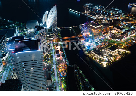 Night view from the observation deck Sky Garden of Yokohama Landmark Tower 89763426