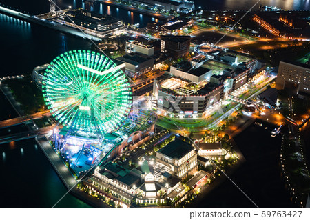Night view from the observation deck Sky Garden of Yokohama Landmark Tower 89763427