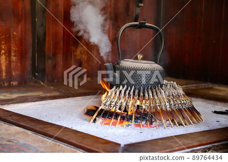 [Matsumoto City, Nagano Prefecture, May] Kamonjigoya's specialty, grilled rock fish with salt, the hearth of a national tangible registered cultural property 89764434