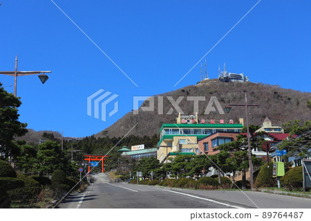 Gokoku Shrine Slope and Mt. Hakodate 89764487