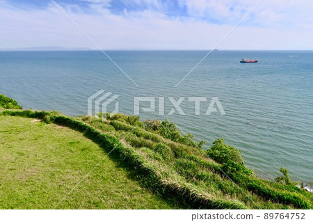 Small red wall Small red wall 89764752