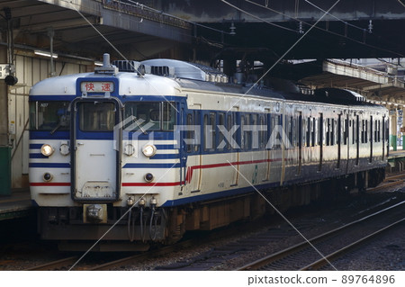信越本線115尾端(新潟原色,高速) 信越本線115尾端(新潟原色,高速) 89764896