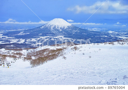 從新雪谷春季滑雪場的斜坡內看到的羊蹄山 從新雪谷春季滑雪場的斜坡內看到的羊蹄山 89765004