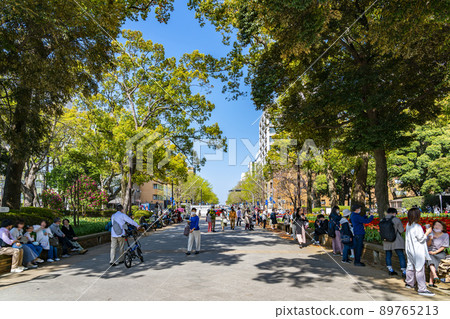 [神奈川縣] 橫濱公園，假日綠意盎然 89765213