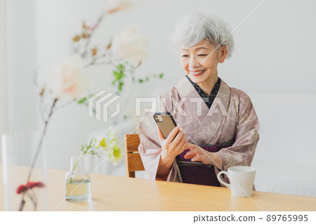 Pink tsumugi gray hair woman 89765995