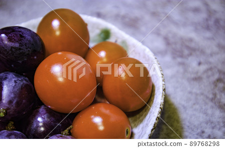 Healthy Fruits: Tomatoes and Grapes Healthy Fruits: Tomatoes and Grapes 89768298