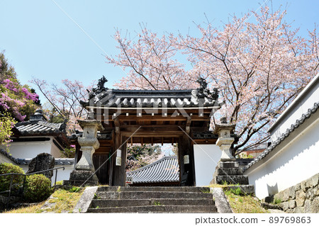 Shindoji Temple (Sanmon) [Yamashiro Town, Kizugawa City, Kyoto Prefecture] 89769863