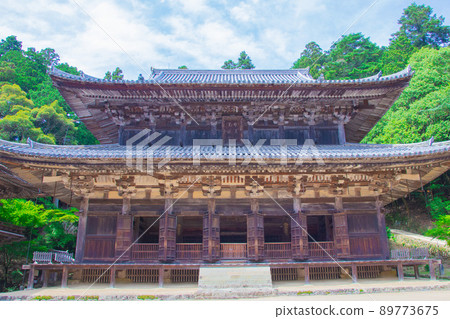 Engyoji Temple, Hyogo Prefecture, a landscape with fresh summer greenery 89773675