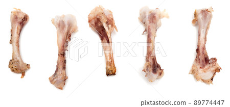 Chicken bones 89774447
