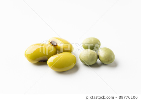 Blue soybeans 89776106