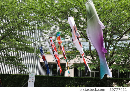 鯉魚旗飄揚在風中 89777431