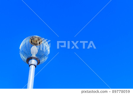 [Image material] Park street light (Odaiba Park) 89778059