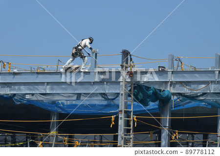 鋼架裝配工作現場：跳線的工作現場 89778112