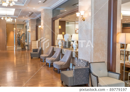 Beautiful hotel lobby 89779197