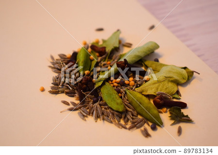 Whole spice mix 89783134