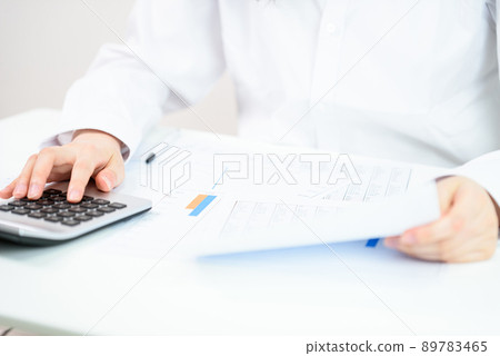 查看公司財務報表的人 89783465