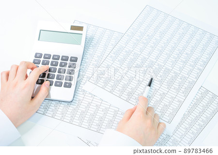 查看公司財務報表的人 查看公司財務報表的人 89783466