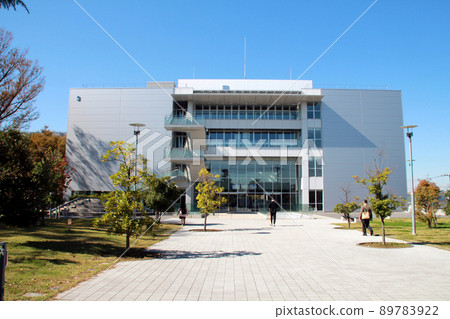 Kanagawa University 89783922