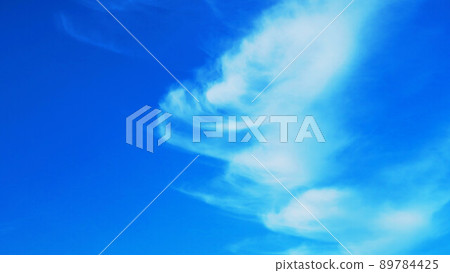 Landscape of blue sky and clouds (white clouds and blue sky like a brush) 89784425