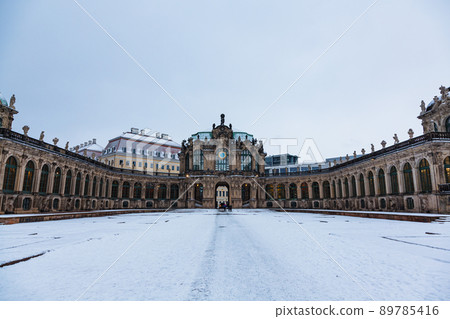Snow-covered gardens of the Zwinger Palace in the old town of Dresden, Germany 89785416