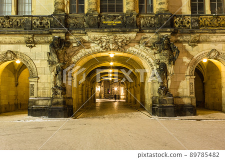 德國 夜晚 德累斯頓 Old Town Gate 89785482