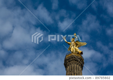 Victory Column and Statue of Gold Goddess Victoria in Tiergarten, Berlin, Germany Victory Column and Statue of Gold Goddess Victoria in Tiergarten, Berlin, Germany 89785602