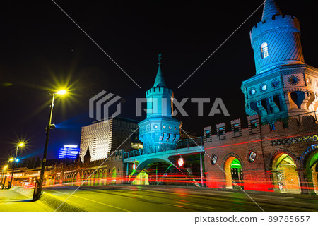 Illuminated Oberbaum Bridge in Berlin, Germany Illuminated Oberbaum Bridge in Berlin, Germany 89785657