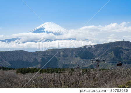 Owakudani Ropeway and Mt. Fuji 89788986