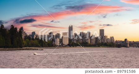 Modern City, Buildings, beach and Burrard Bridge in False Creek on the West Coast of Pacific Ocean Modern City, Buildings, beach and Burrard Bridge in False Creek on the West Coast of Pacific Ocean 89791586