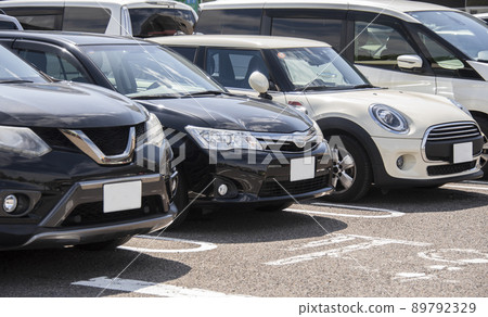 Car parked in the parking lot 89792329