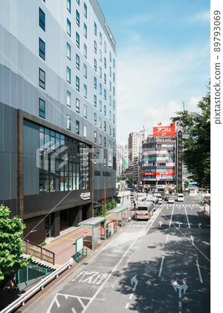 [Vertical position] Gotanda Station 89793069