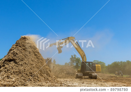 Processing facility large industrial wood chip shredder 89798780