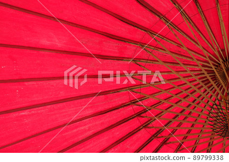 Japanese red umbrella close up Japanese red umbrella close up 89799338