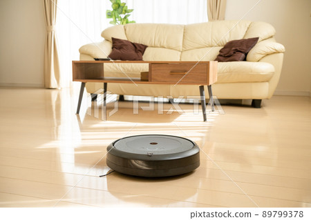 Image of a house where cleaning is automated by a robot 89799378