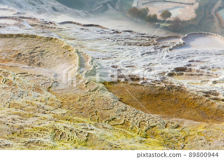 Travertine terraces at Pamukkale 89800944