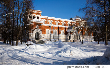 Maltsov Crystal Museum of Gus-Khrustalny in winter, Vladimir region Maltsov Crystal Museum of Gus-Khrustalny in winter, Vladimir region 89801000