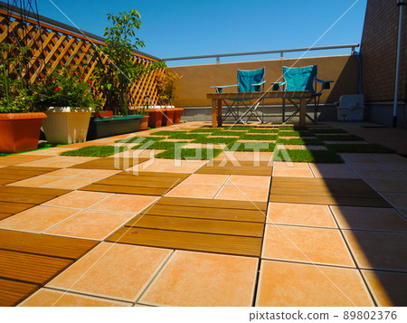 愉快的假期,在藍天下露營,用DIY改造你家的屋頂陽台,讓它成為一個治愈空間 愉快的假期,在藍天下露營,用DIY改造你家的屋頂陽台,讓它成為一個治愈空間 89802376