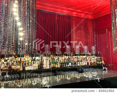 華麗的吧台，讓您盡享施華洛世奇閃閃發光的世界 89802868