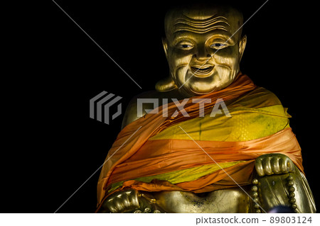 gold fat buddhism statue. gold fat buddhism statue. 89803124