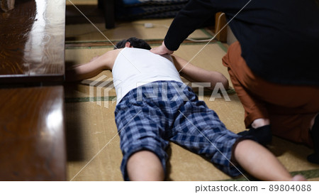 Senior male prone tatami mat Senior male prone tatami mat 89804088