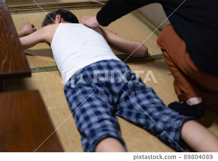 Senior male prone tatami mat 89804089