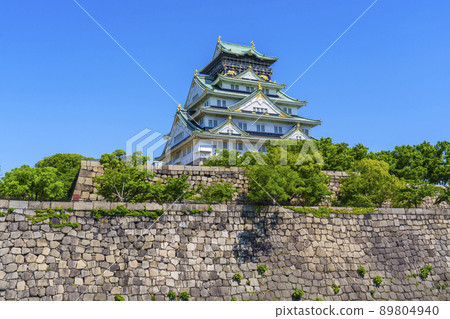 從大阪城西之丸庭園眺望（2022年初夏，新綠季節） 89804940