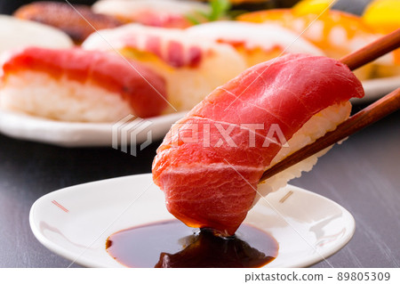 Sushi ~ Tuna fatty tuna 89805309