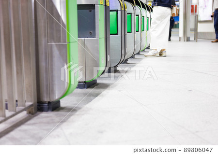 Station ticket gate 89806047