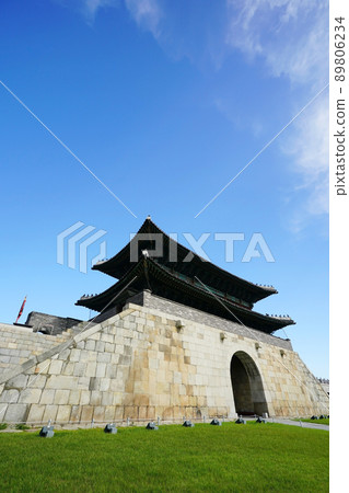 Suwon Hwaseong Fortress Janganmun 89806234