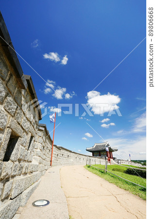 Northeastern Fortress in Suwon Hwaseong Fortress 89806668