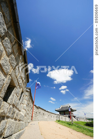 Northeastern Fortress in Suwon Hwaseong Fortress 89806669