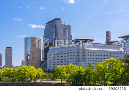 從西之丸庭園看大阪歷史博物館 從西之丸庭園看大阪歷史博物館 89808238