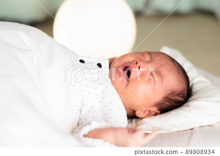 寶寶晚上哭 89808934