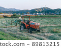 Tractor rice field 89813215